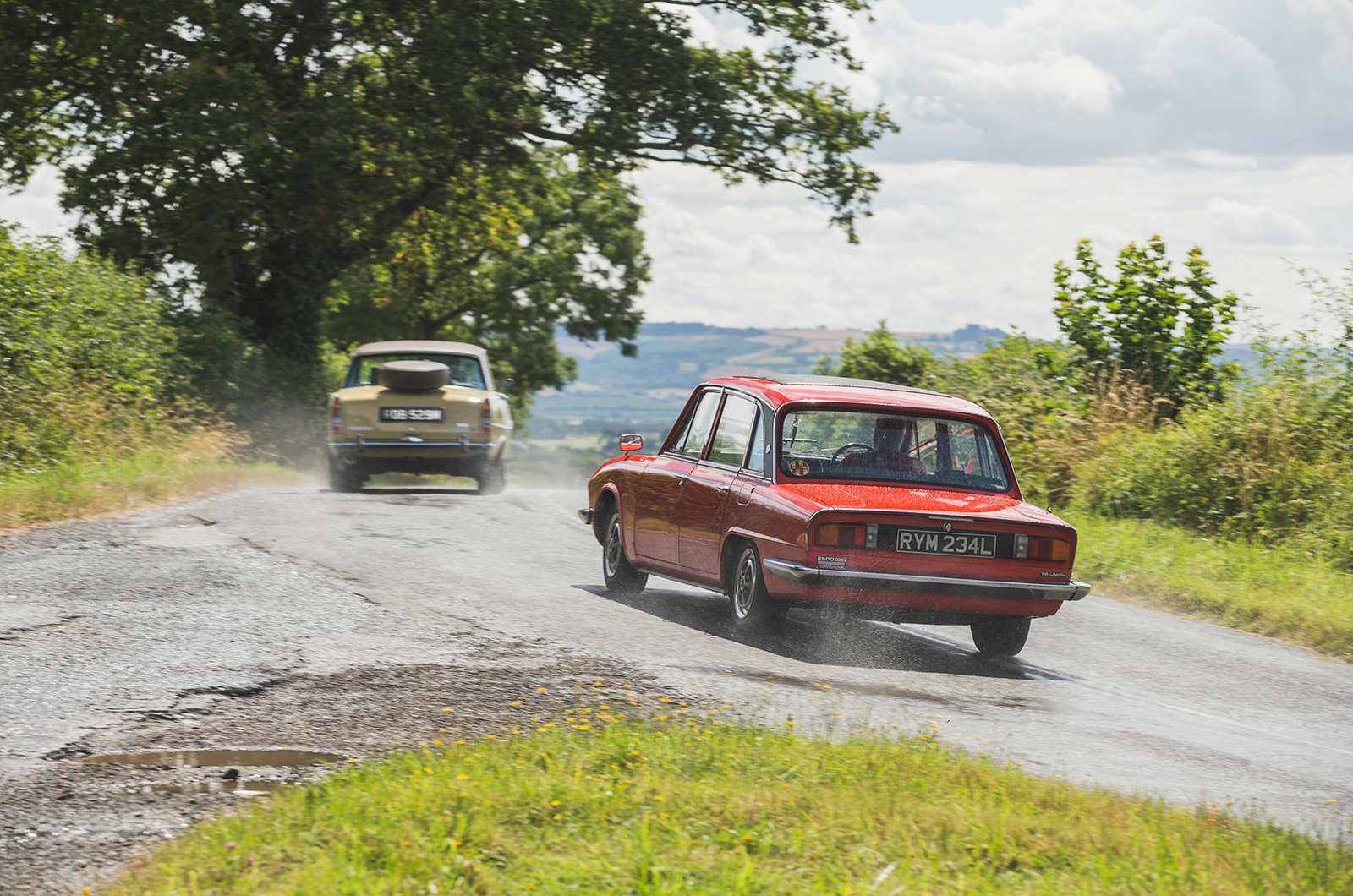 Classic & Sports Car – Saloon bar brawn: Rover P6 3500S vs Triumph 2.5 PI MkII