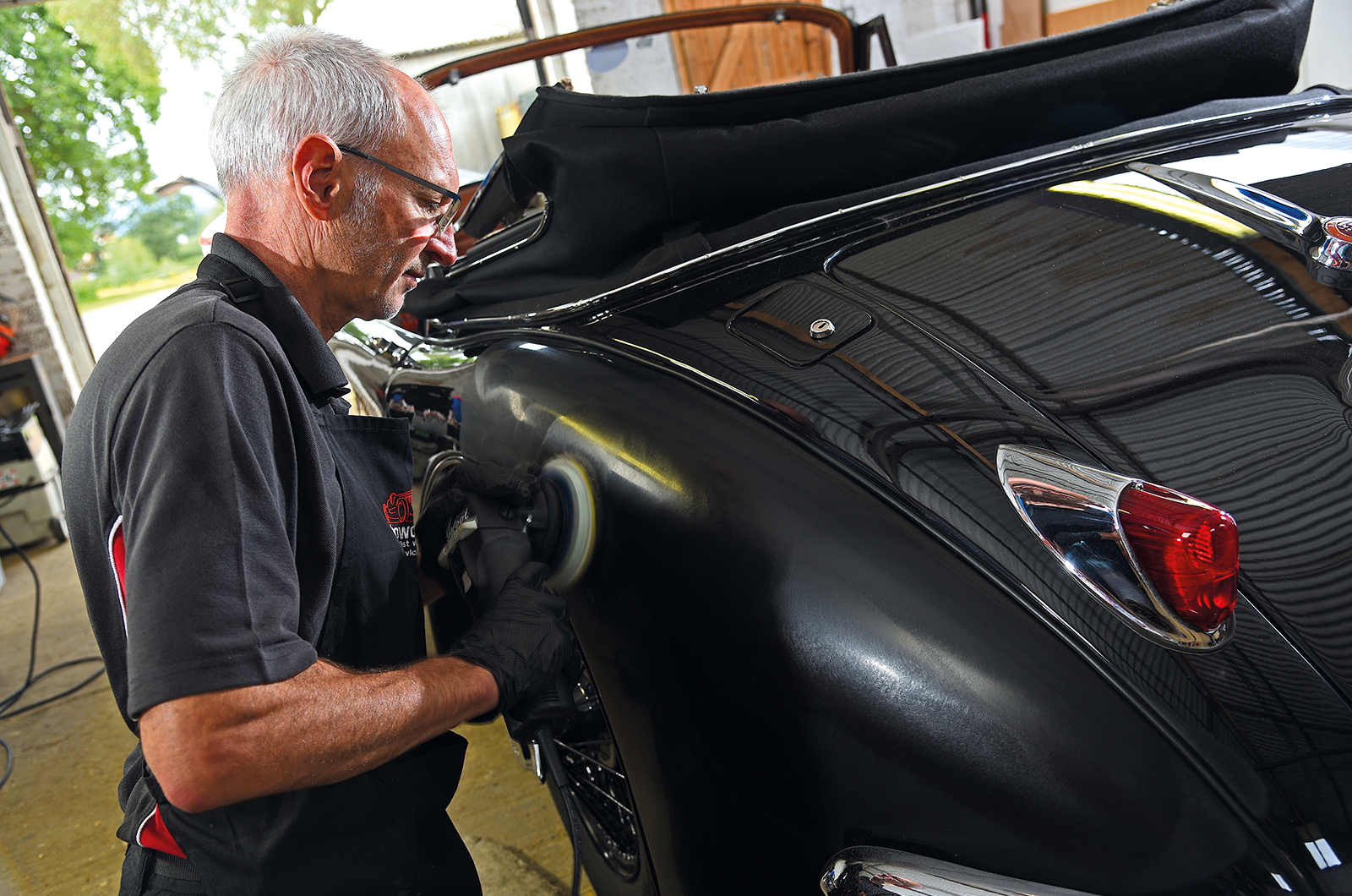 Classic & Sports Car – The specialist: Showcase SVS