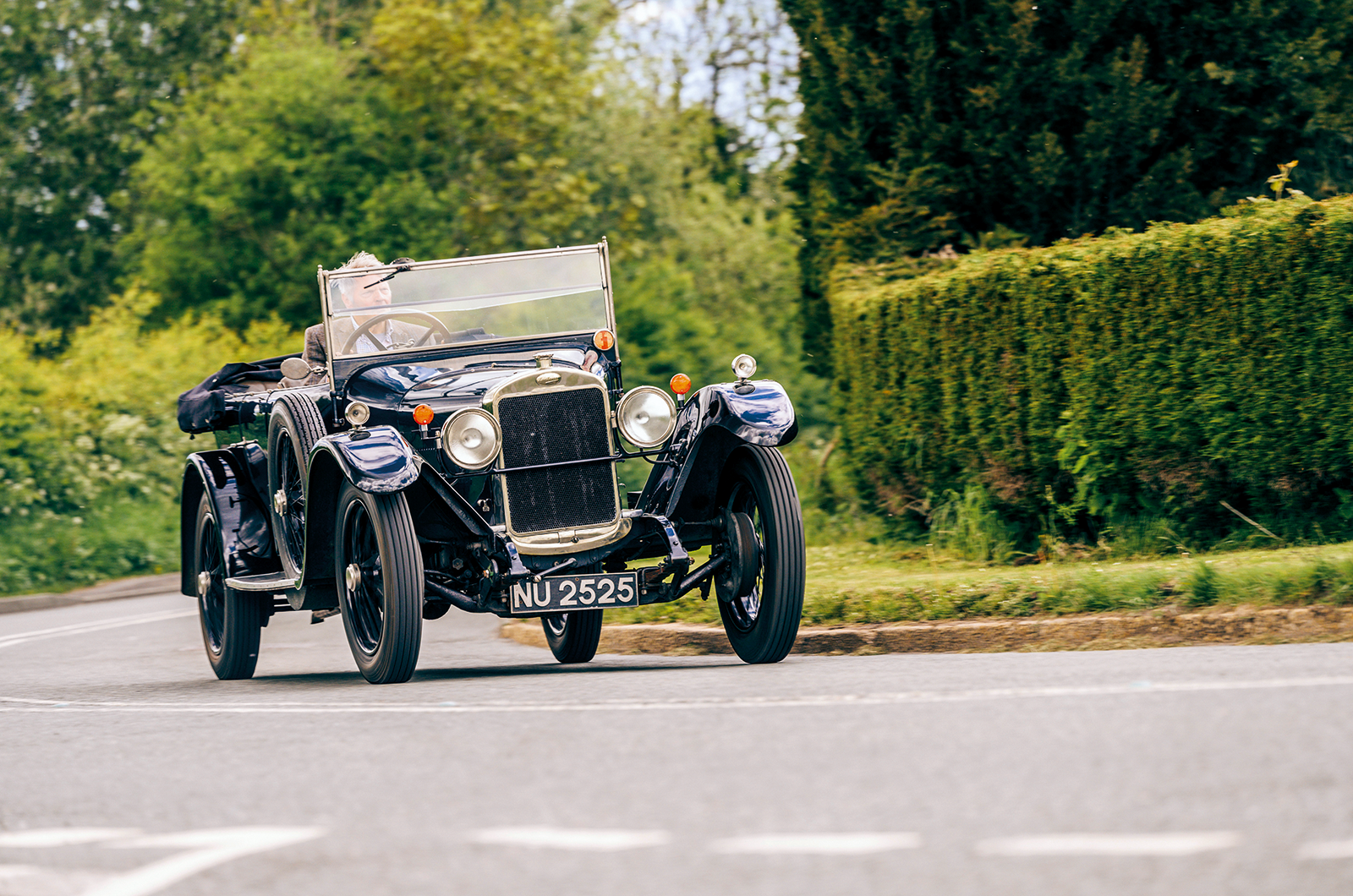 Classic & Sports Car – On the up: Vauxhall vs Sunbeam