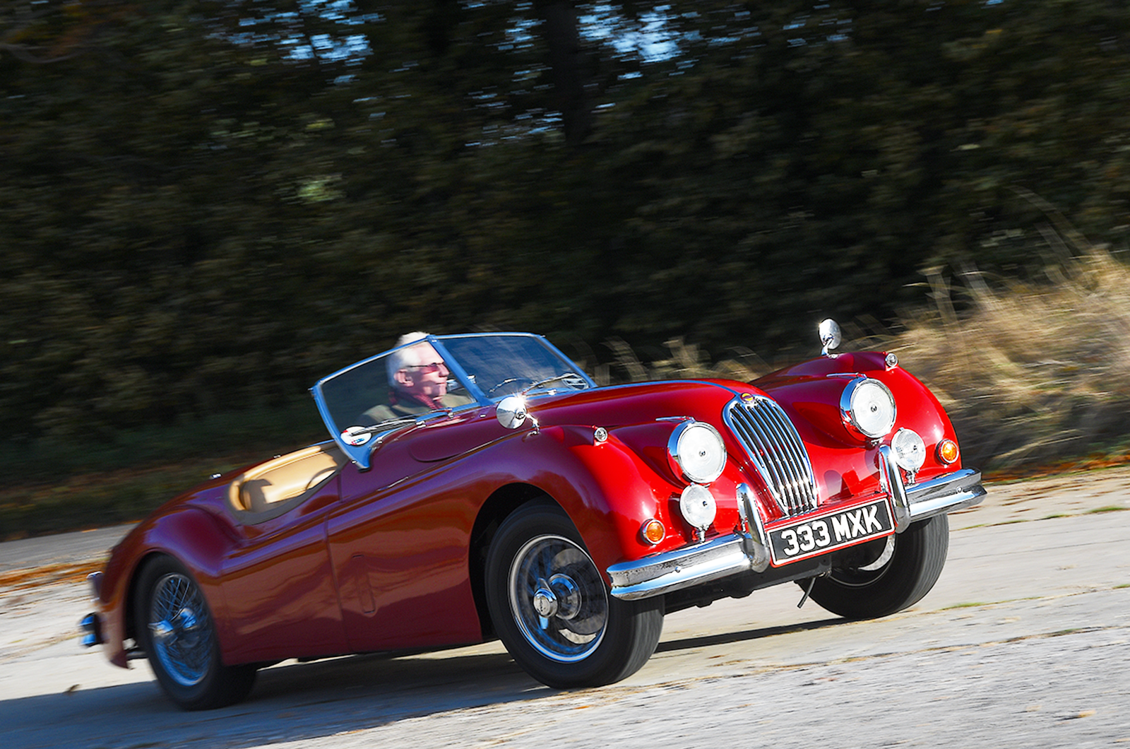 Classic & Sports Car – Glitz and clamour: Jaguar XK140 vs Ford Thunderbird