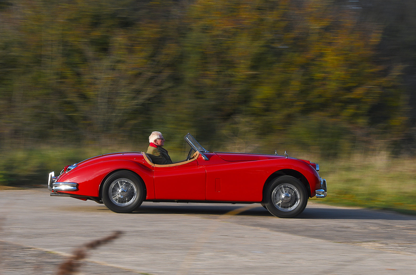 Classic & Sports Car – Glitz & CL Amour: Jaguar XK140 and Ford Thunderbird