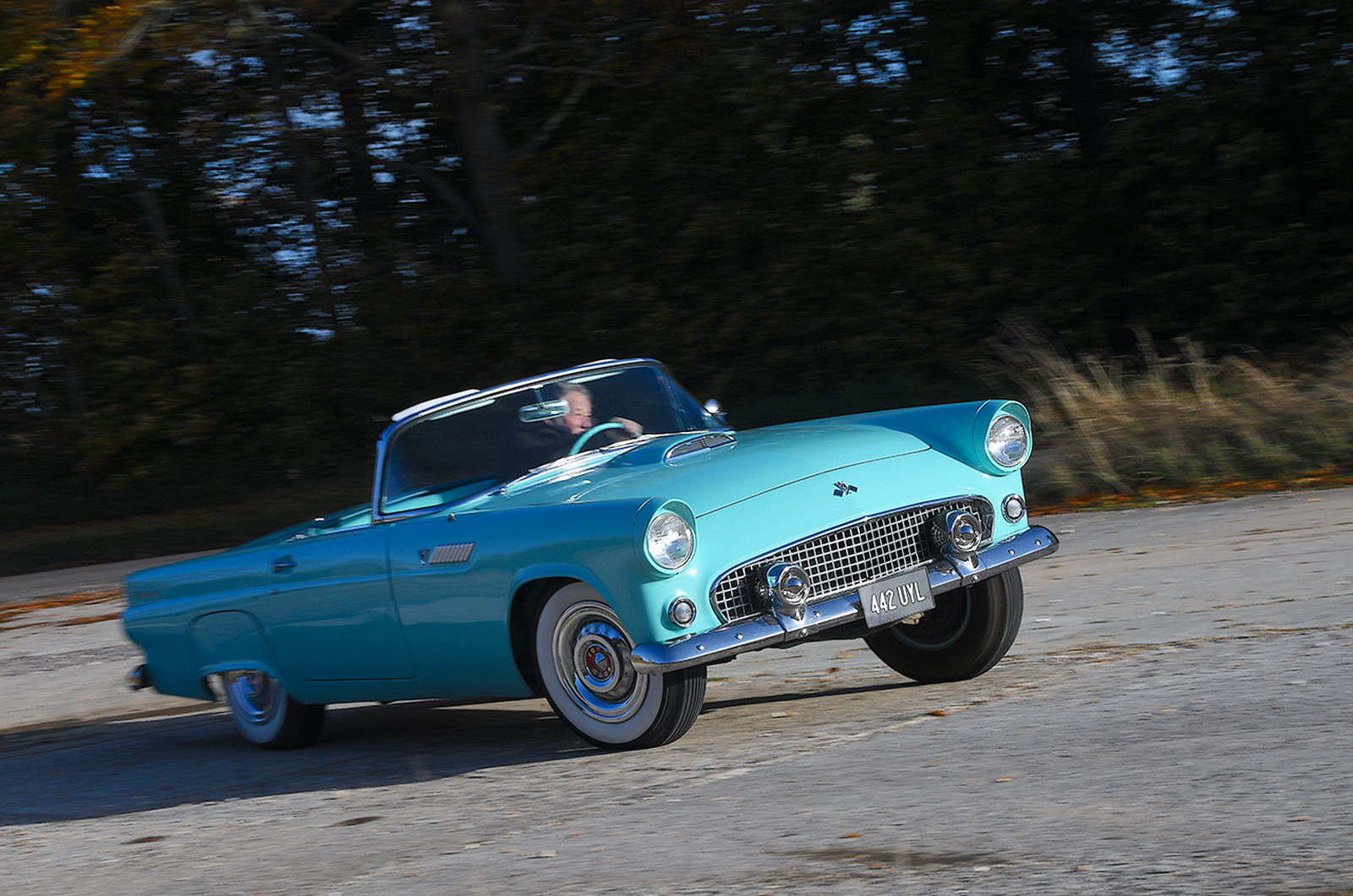 Classic & Sports Car – Glitz & CL Amour: Jaguar XK140 and Ford Thunderbird