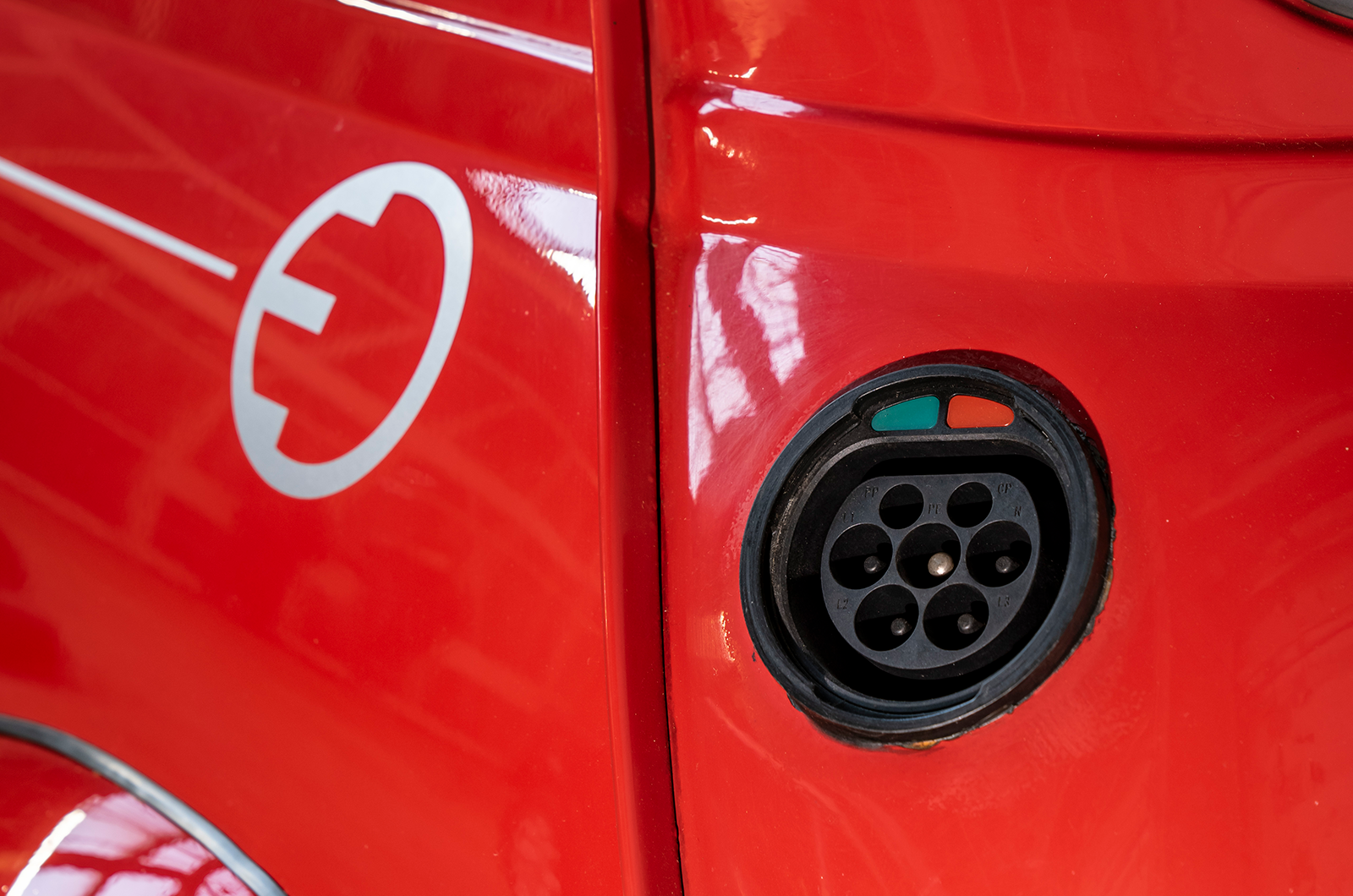 Classic & Sports Car – Mini electrifies its classics