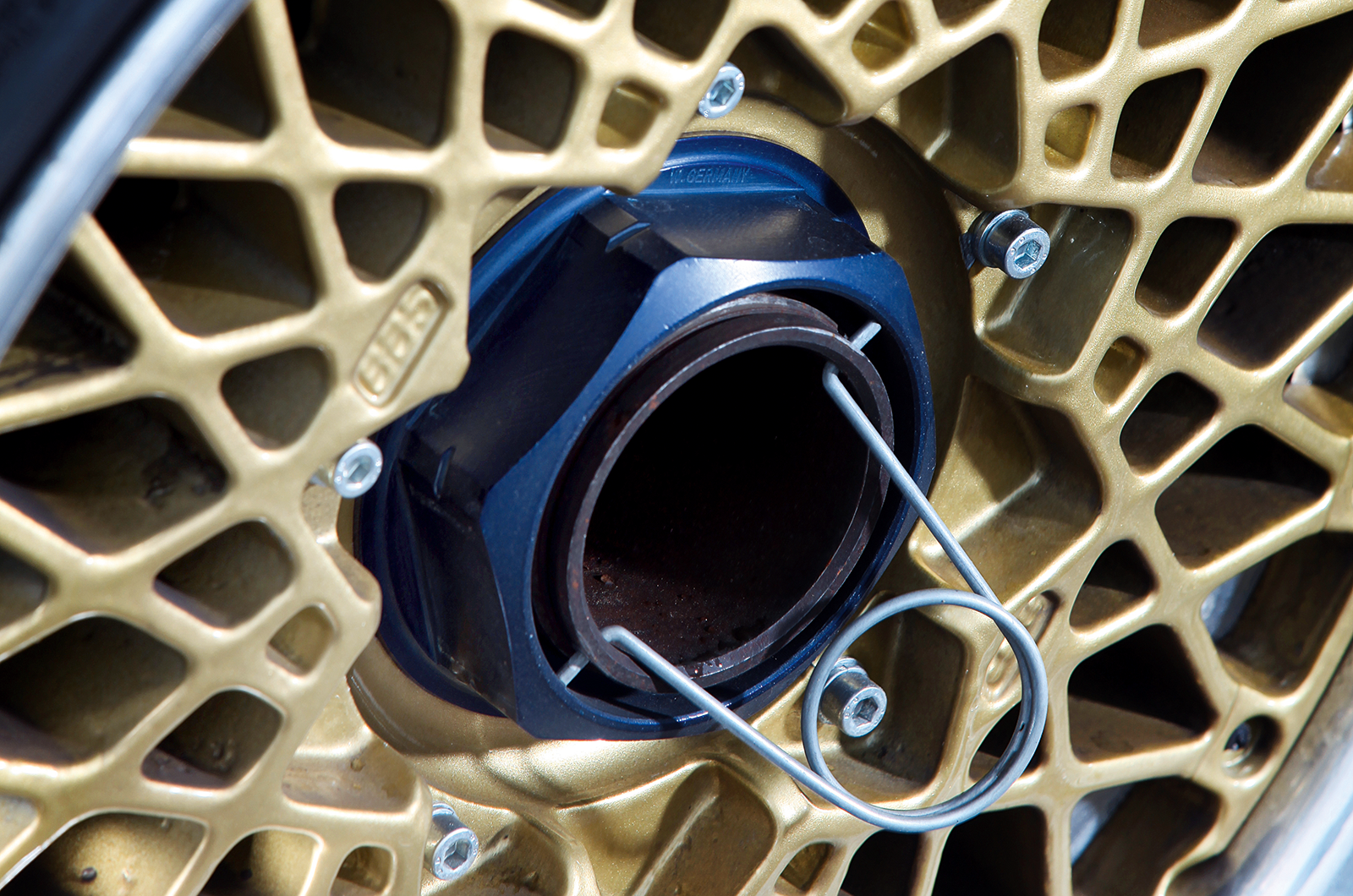 Classic & Sports Car – Before the wildest cat was tamed: driving a rare Jaguar XJ220 prototype