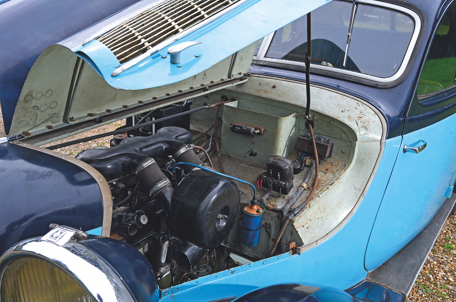 Classic & Sports Car - Raising the Saloon Bar