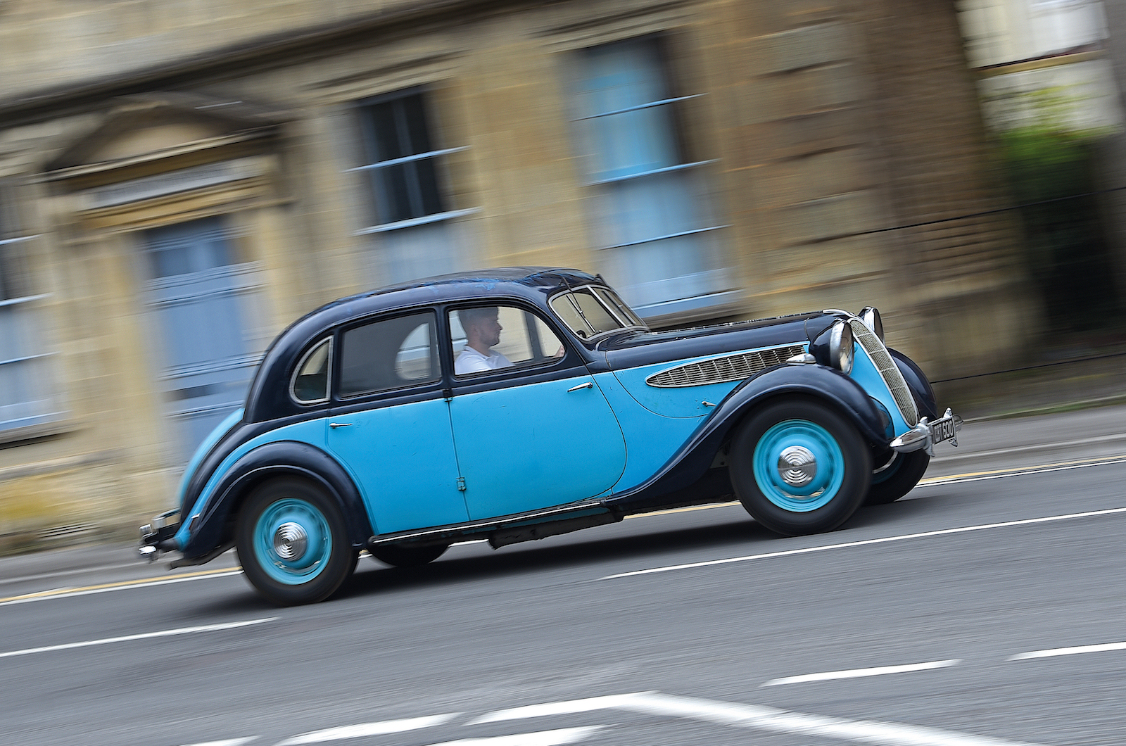 Classic & Sports Car - Raising the Saloon Bar