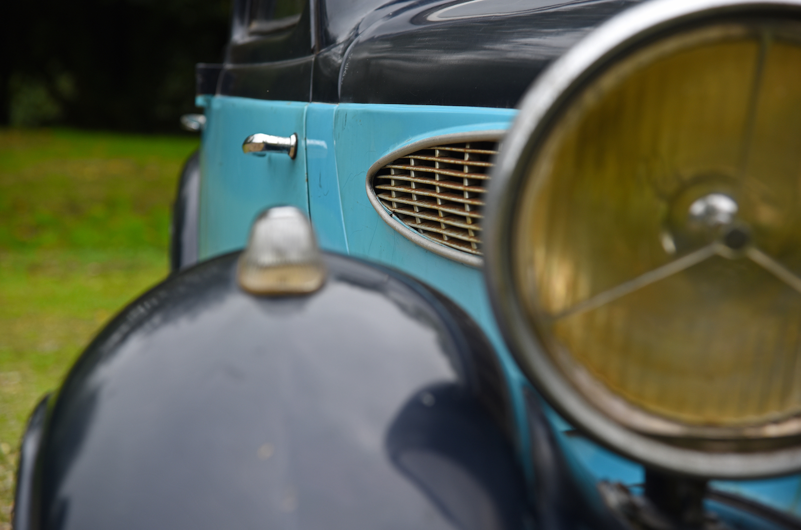 Classic & Sports Car - Raising the Saloon Bar