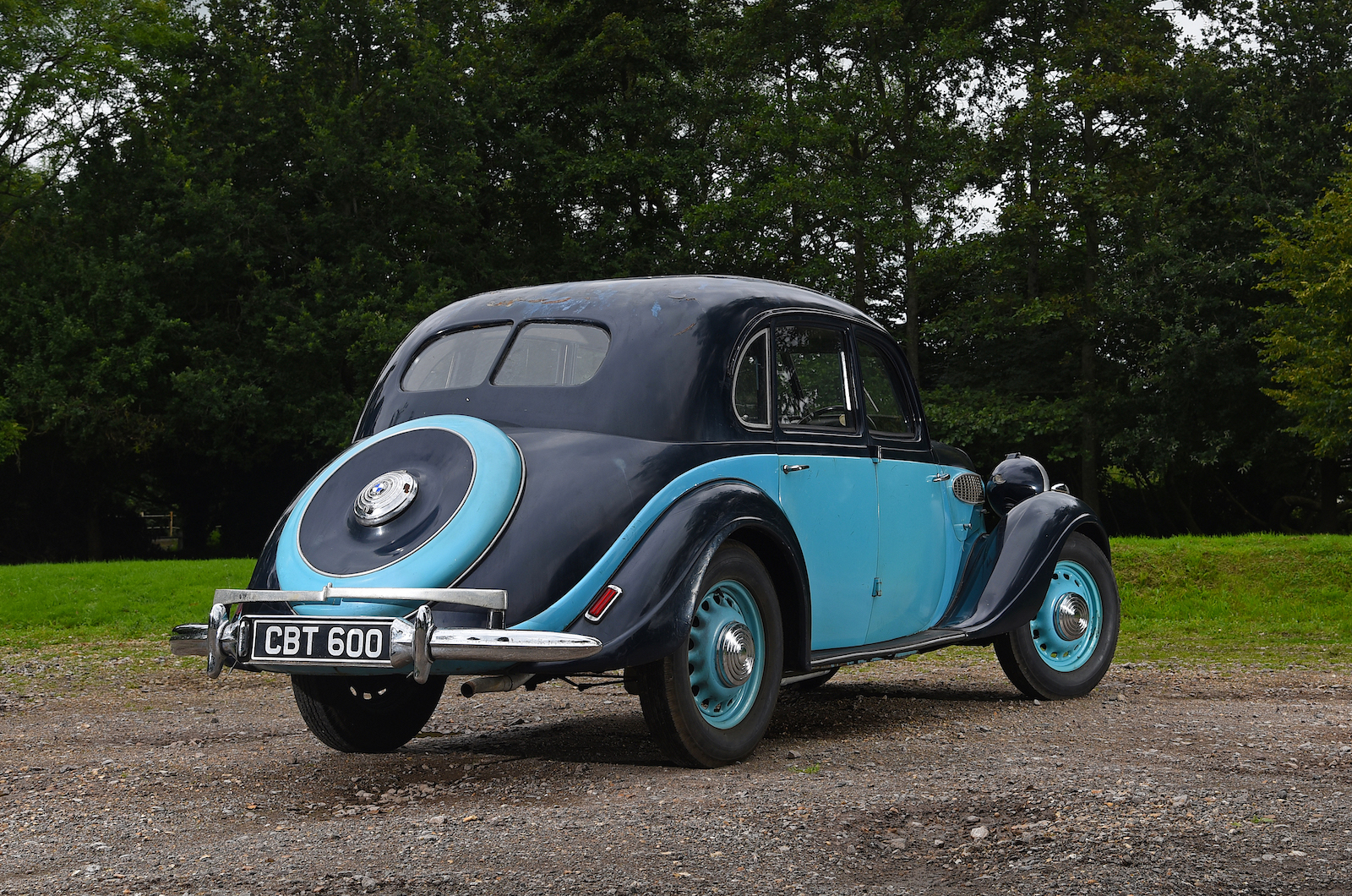 Classic & Sports Car - Raising the Saloon Bar