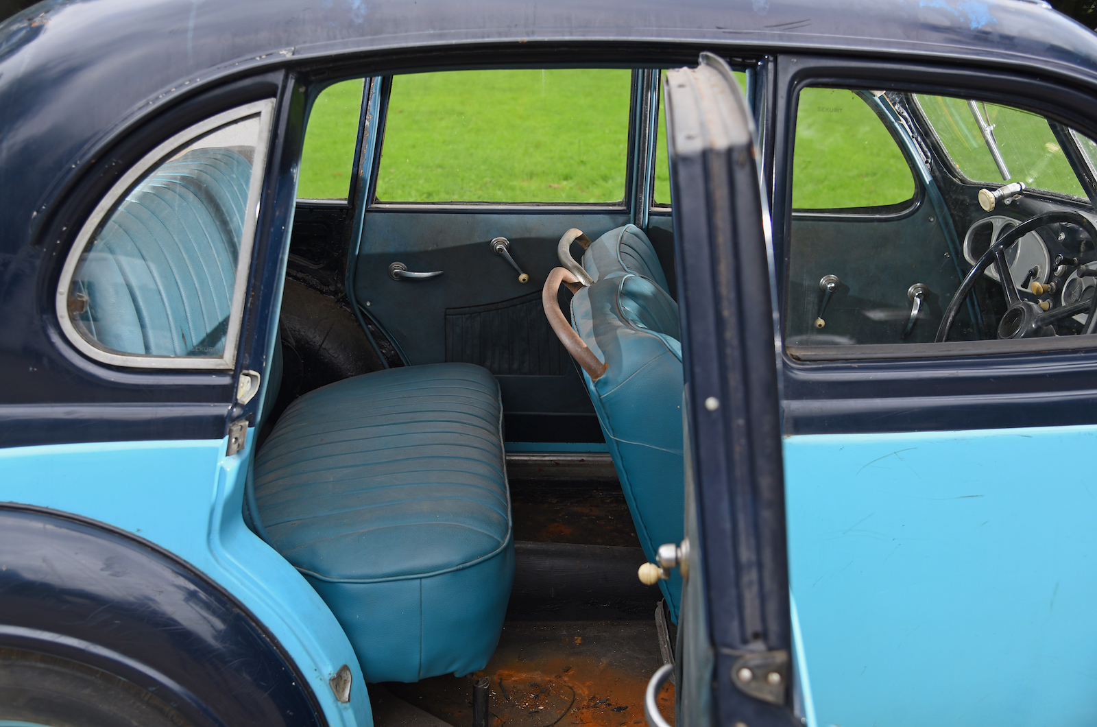 Classic & Sports Car - Raising the Saloon Bar