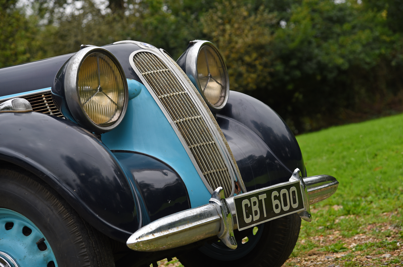 Classic & Sports Car - Raising the Saloon Bar