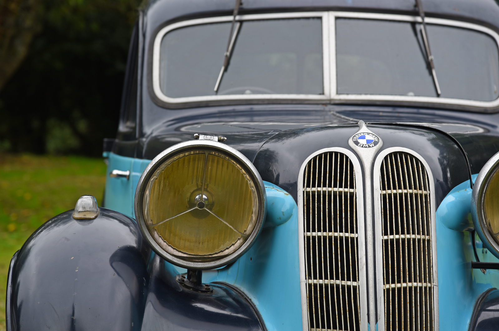 Classic & Sports Car - Raising the Saloon Bar