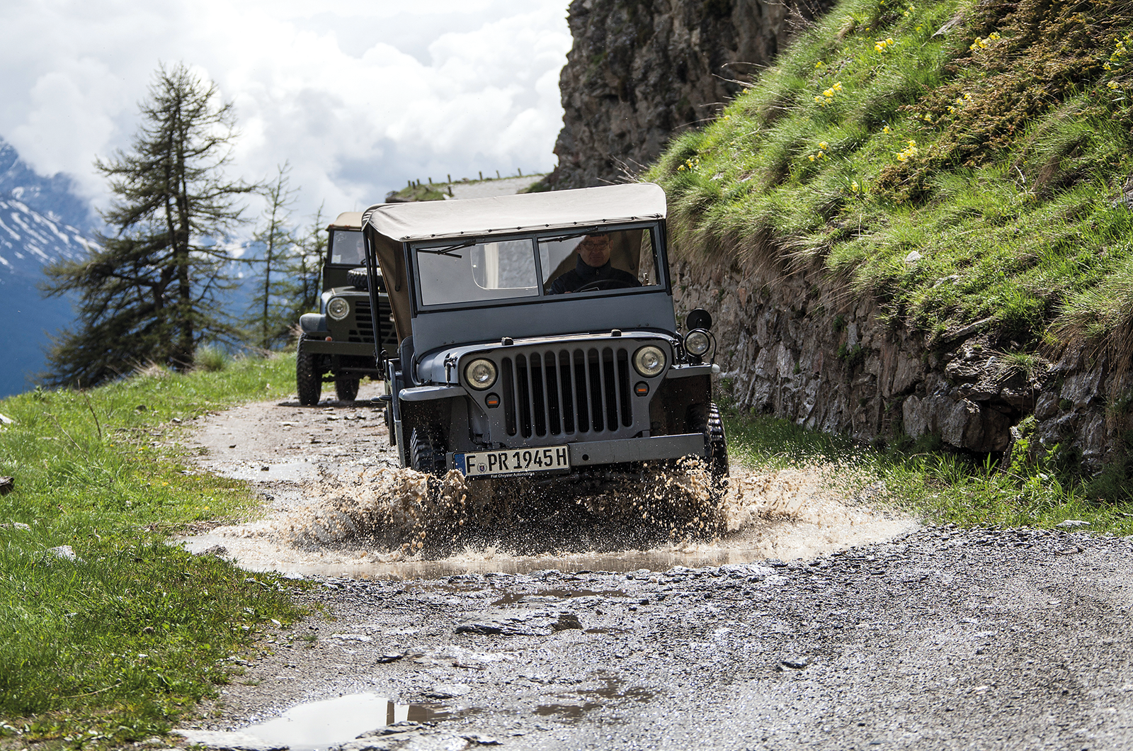 Classic & Sports Car – Alpine trial: Willys MB Jeep vs Alfa Romeo 1900M AR51 vs Fiat 1101 Campagnola