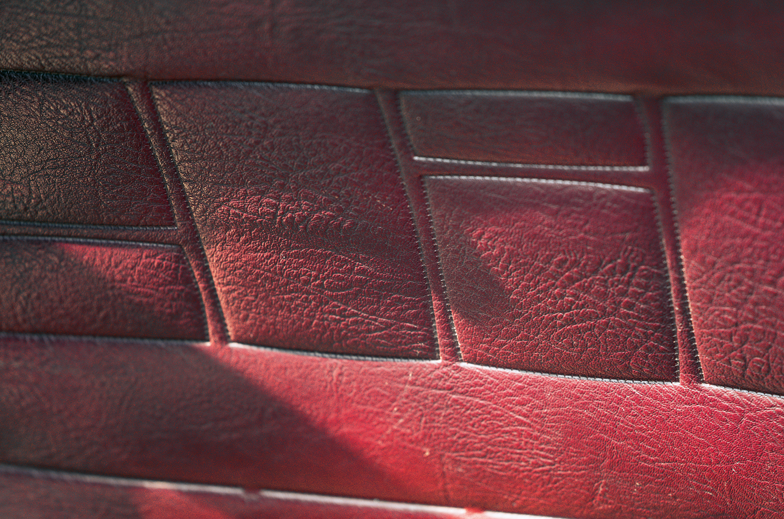 Classic & Sports Car – Cheaper by the million: Citroën AZAM 6 vs Renault 4L