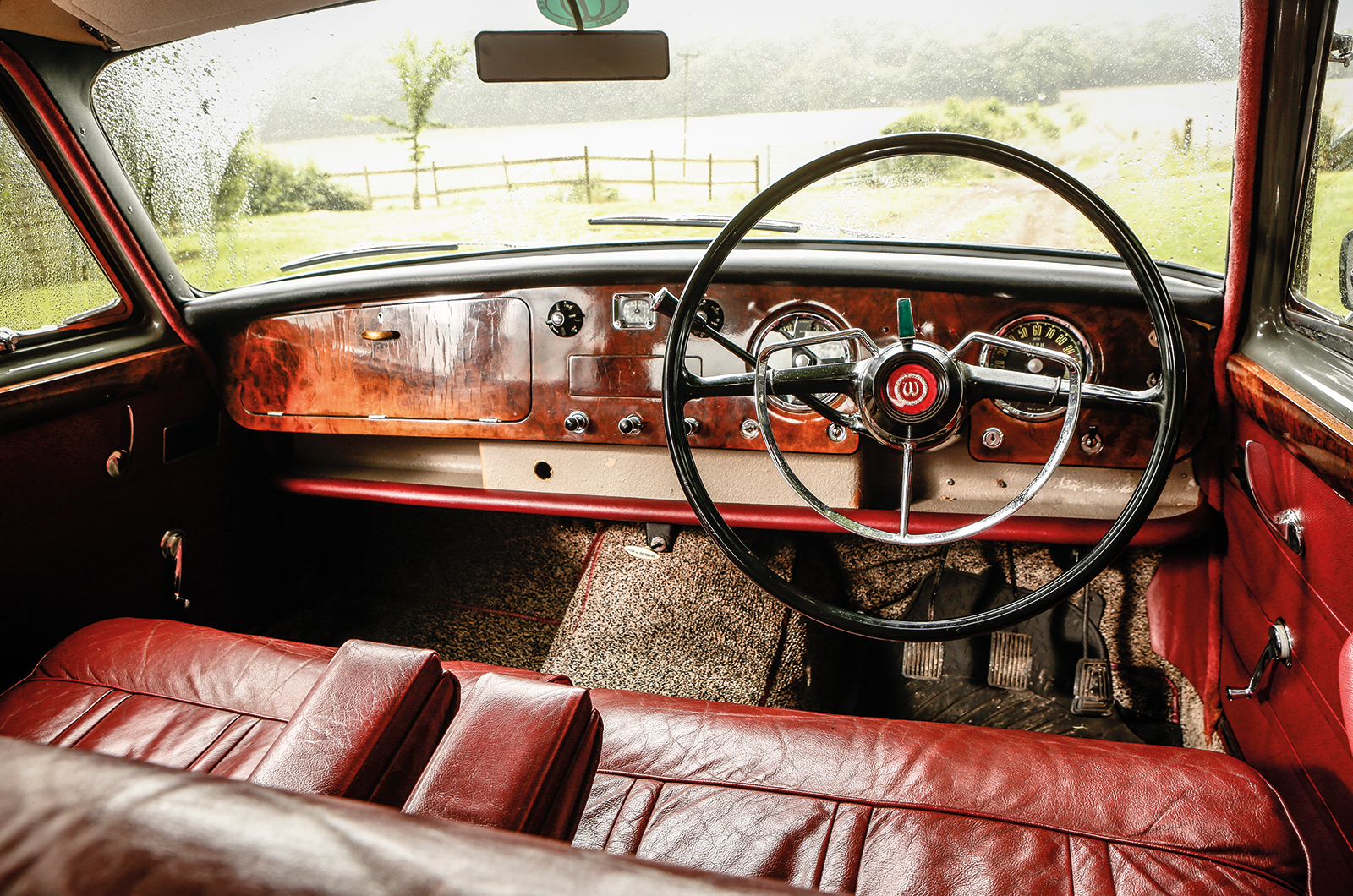 Classic & Sports Car – The battle for middle England: Rover 3-Litre vs Wolseley 6/99