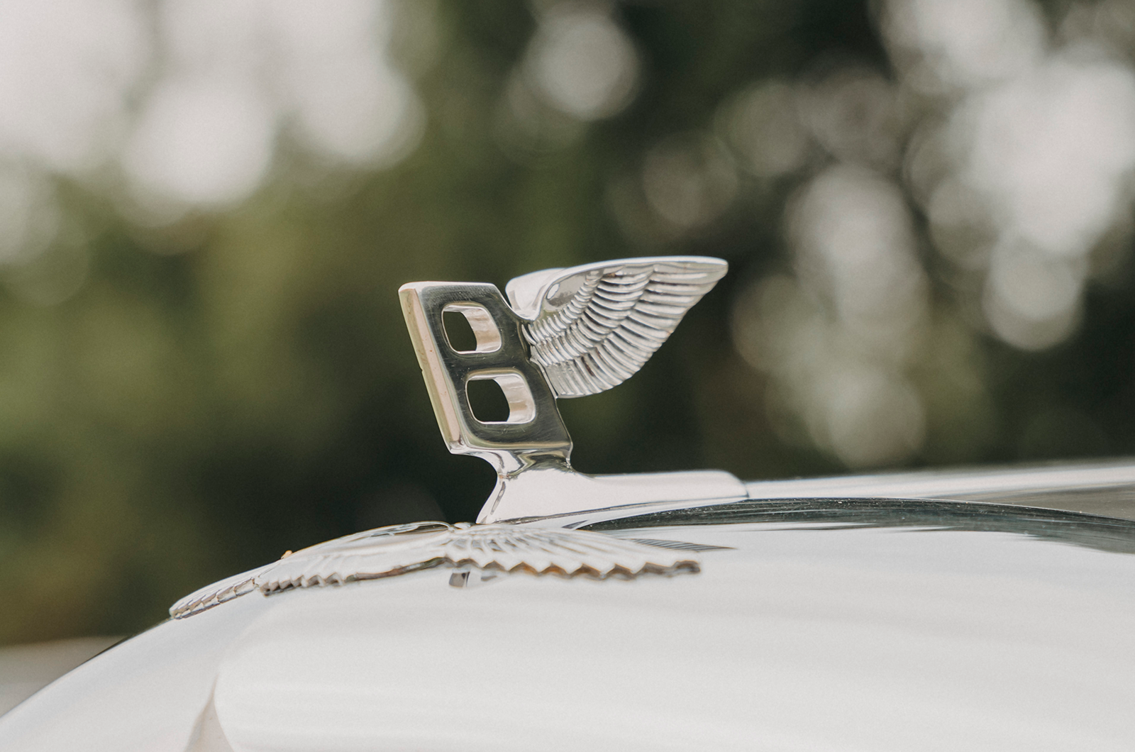 Classic & Sports Car – Peace makers: Bentley S1 vs Mercedes-Benz 300b