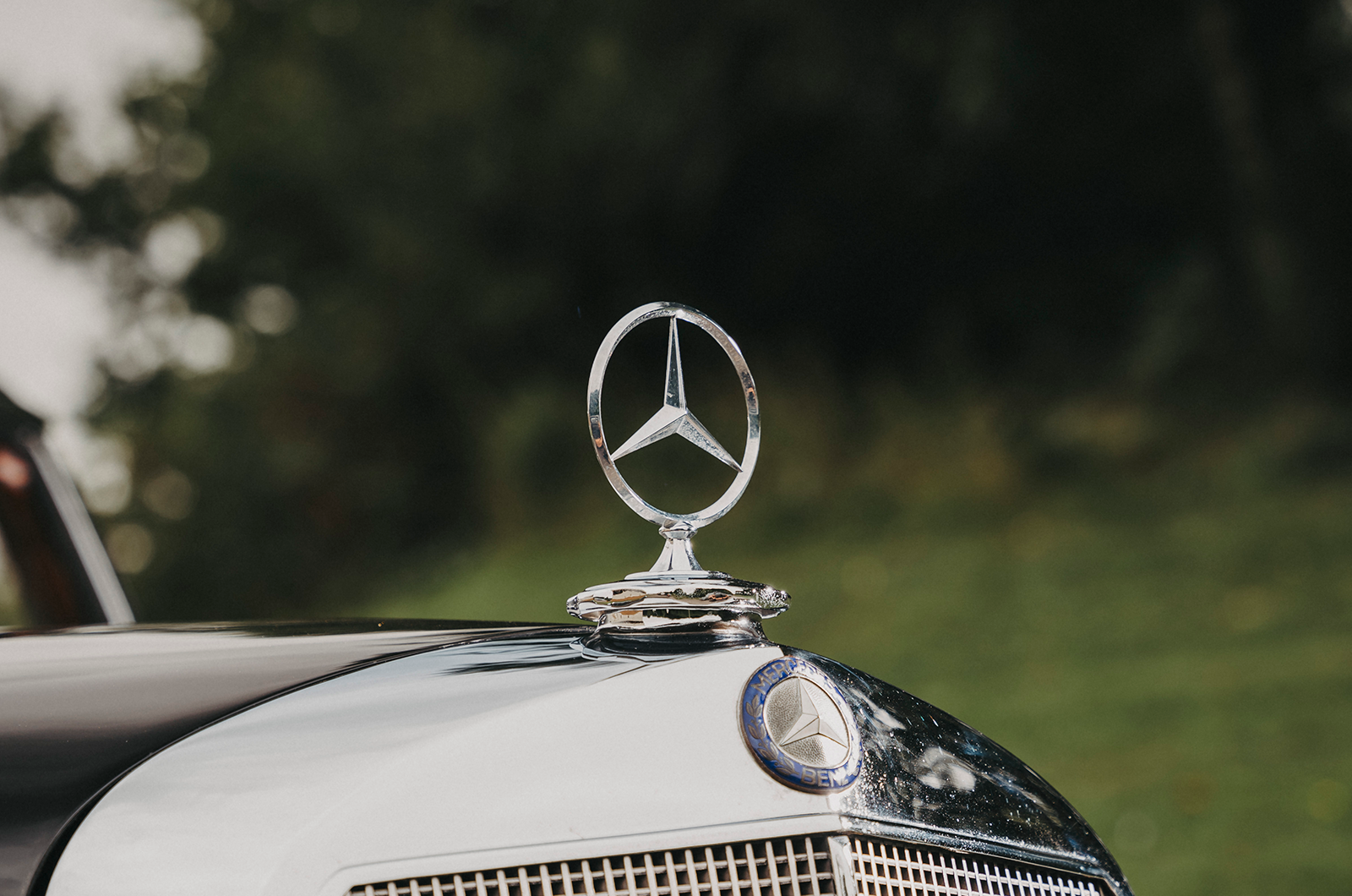 Classic & Sports Car – Peace makers: Bentley S1 vs Mercedes-Benz 300b