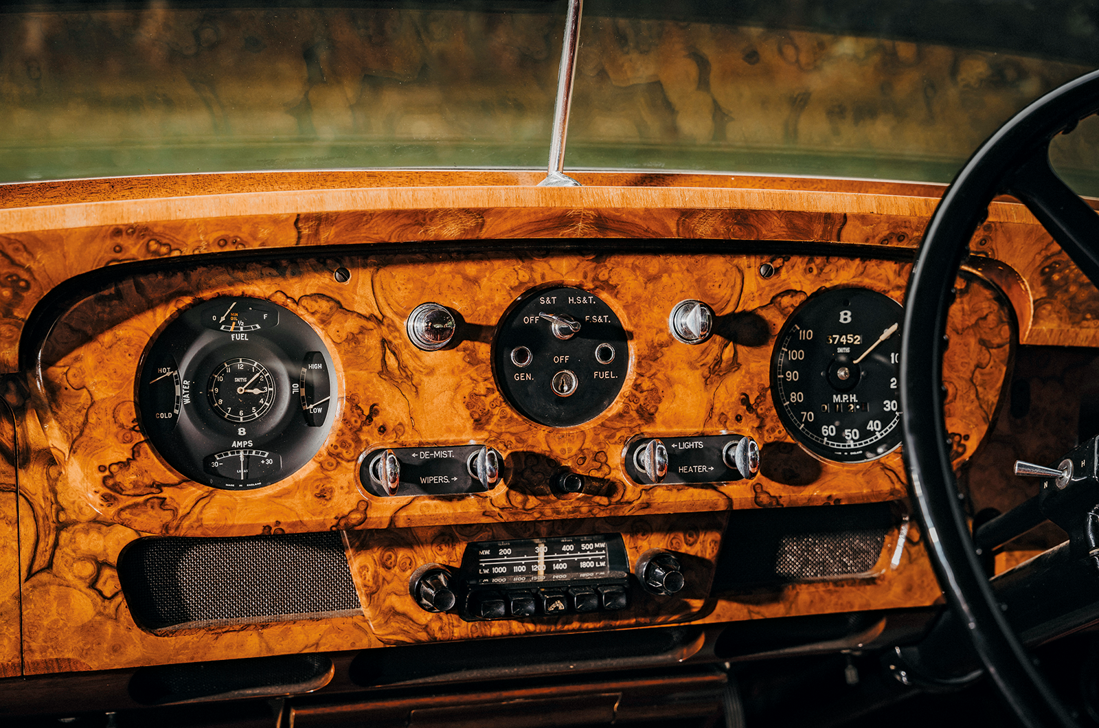 Classic & Sports Car – Peace makers: Bentley S1 vs Mercedes-Benz 300b