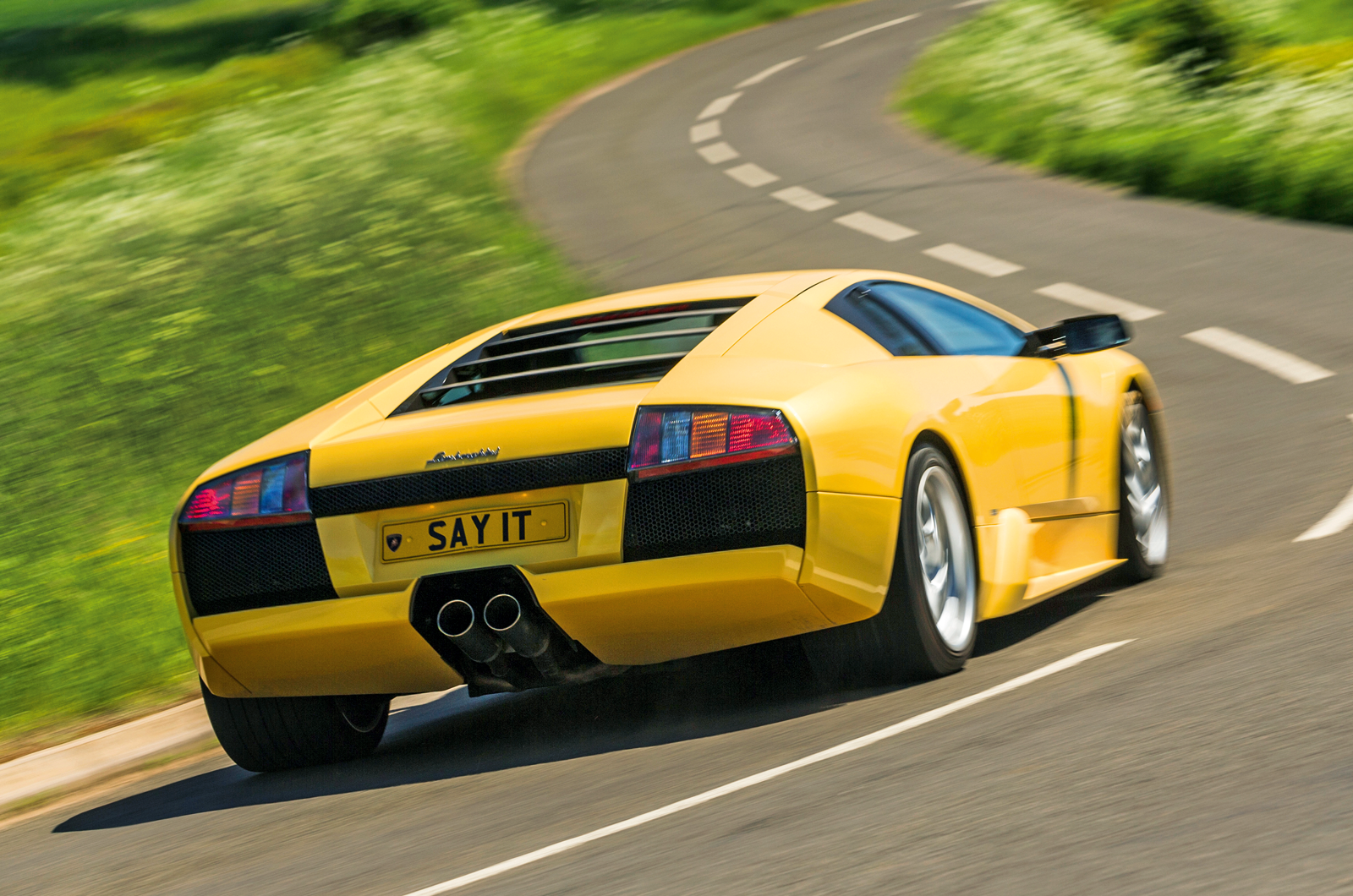 Classic & Sports Car – Better by the dozen: Lamborghini Murciélago vs Aston Martin Vanquish S vs Ferrari 575M