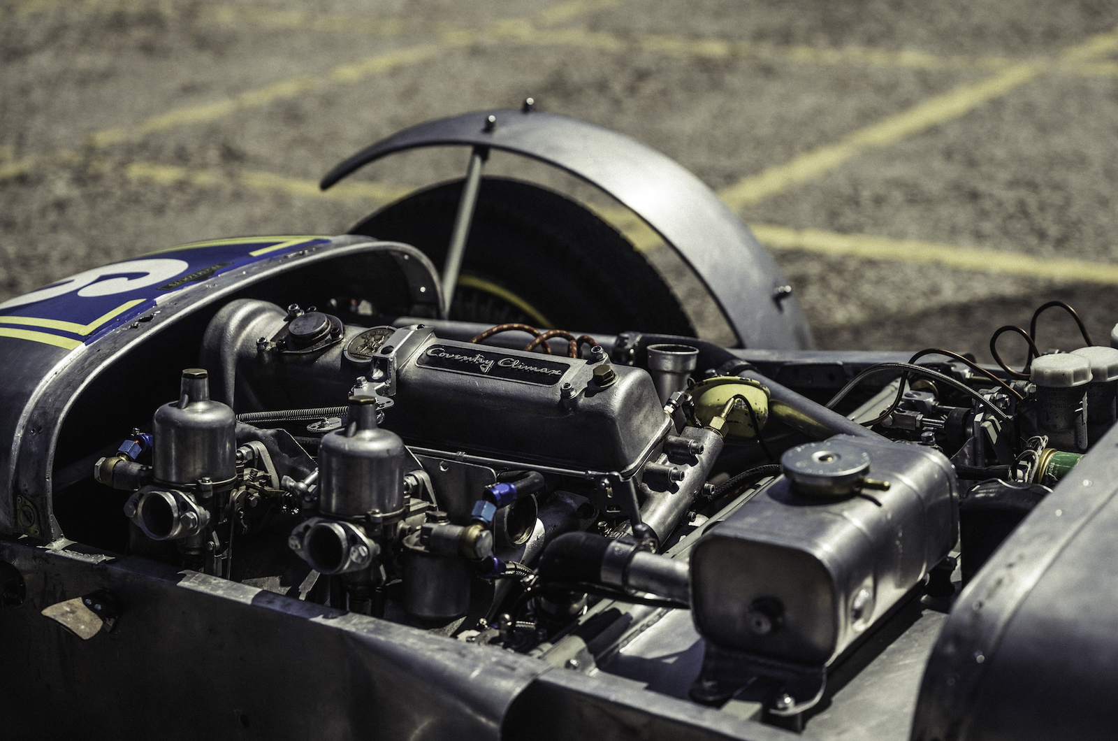 Classic & Sports Car - Lotus Six: flyweight flyer 