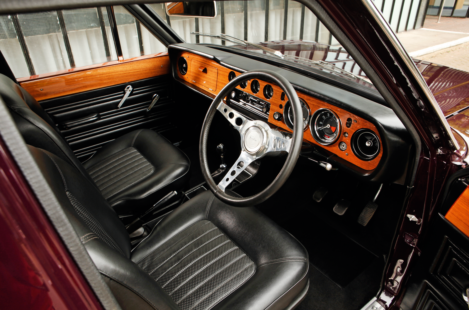 Classic & Sports Car - Perks of the job: Ford Cortina 1600E vs Renault 16TS vs Fiat 125S