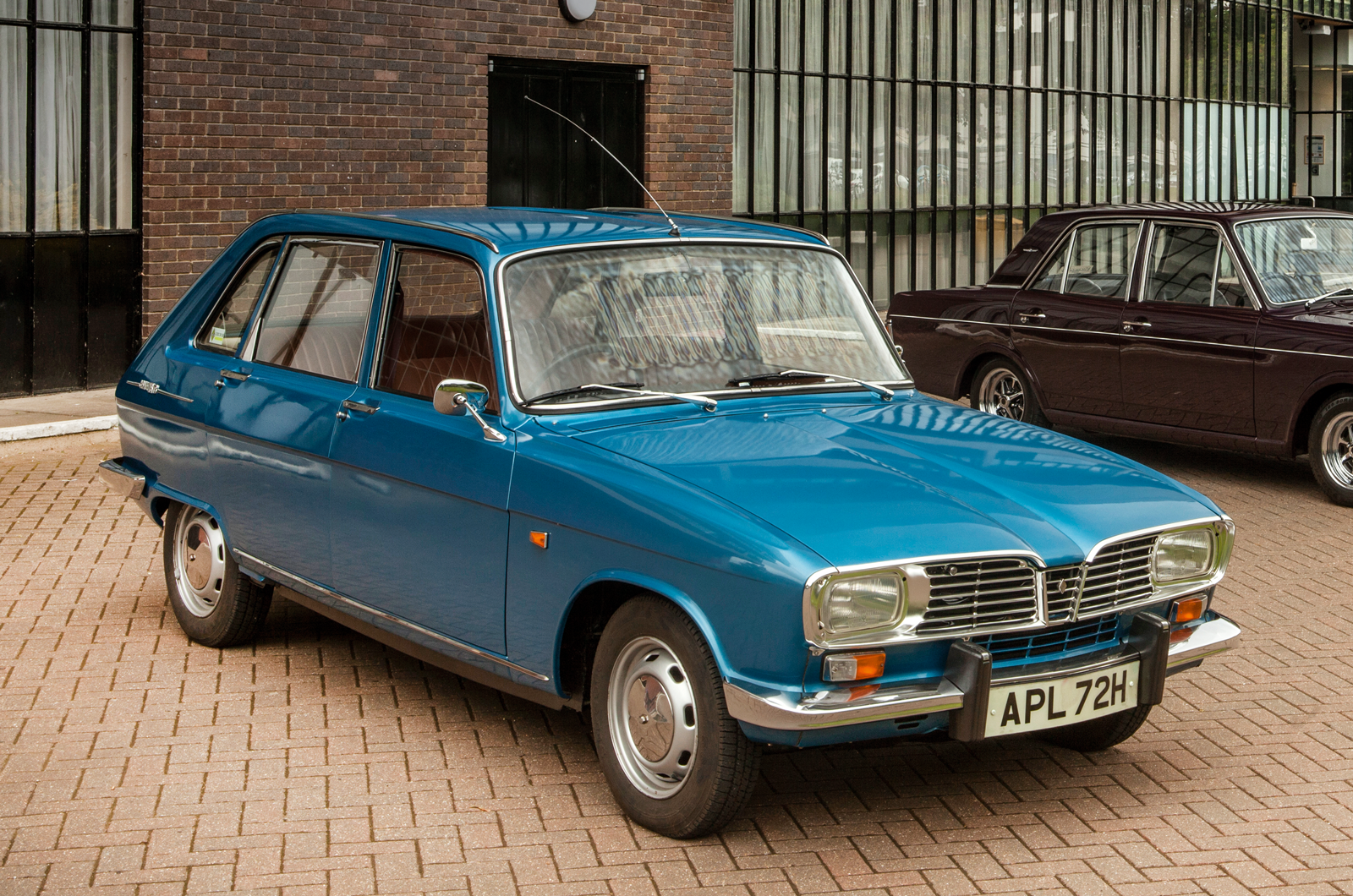 Classic & Sports Car - Perks of the job: Ford Cortina 1600E vs Renault 16TS vs Fiat 125S