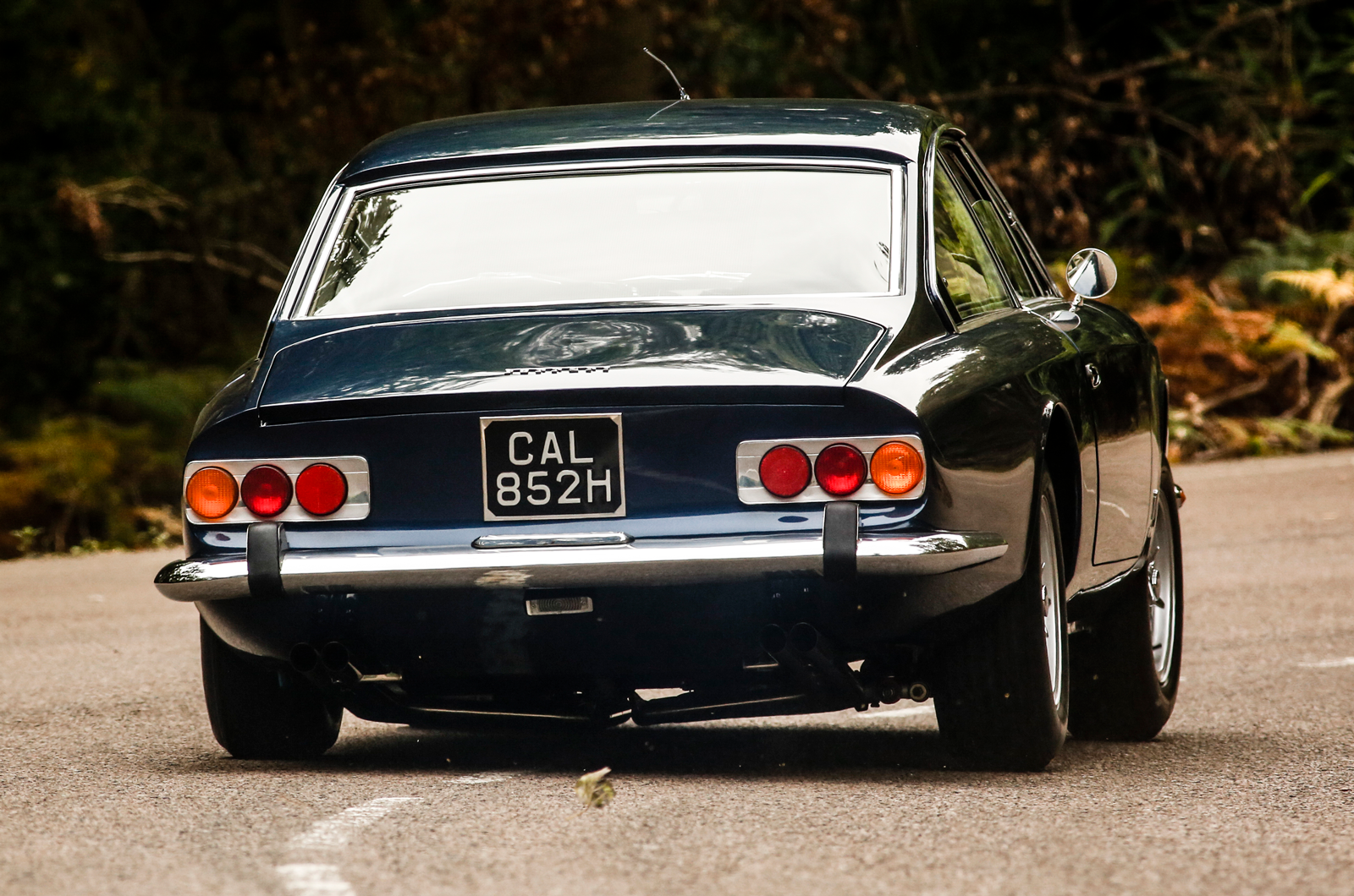 Classic & Sports Car - Welcome to the jet set: Ferrari 365GT 2+2 vs Maserati Mexico vs Monteverdi 375L