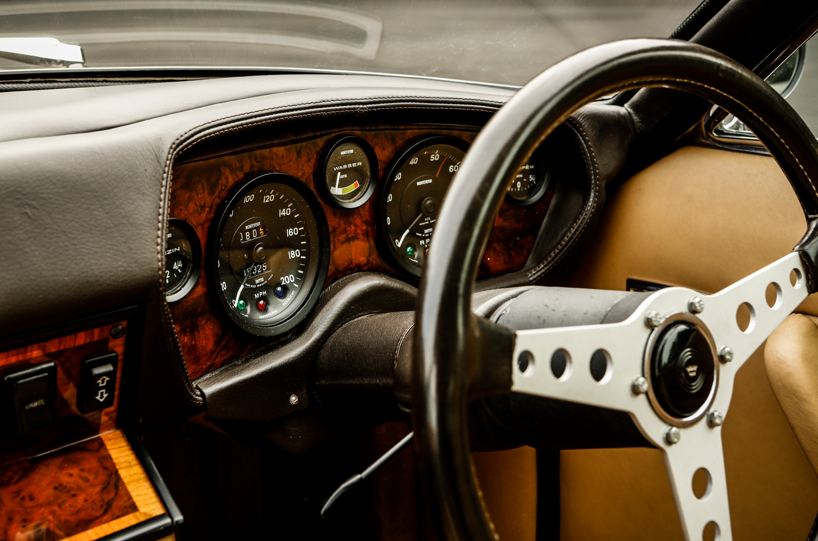 Classic & Sports Car - Welcome to the jet set: Ferrari 365GT 2+2 vs Maserati Mexico vs Monteverdi 375L