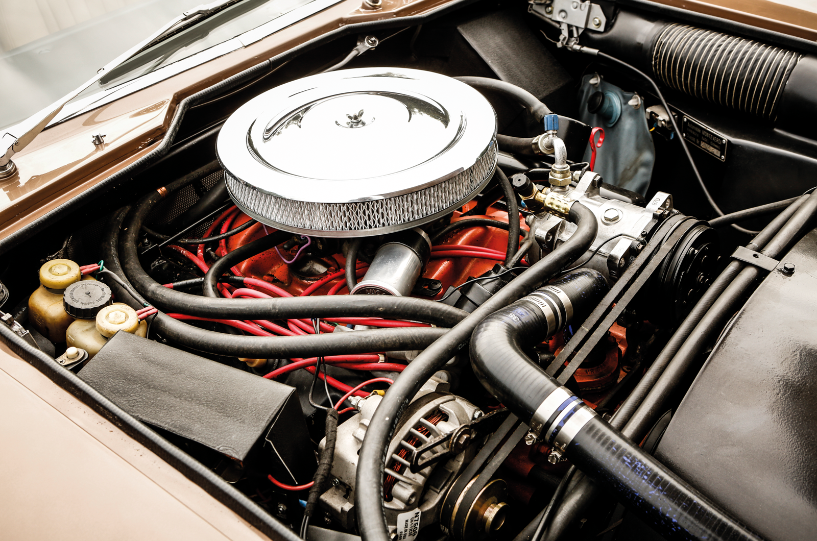 Classic & Sports Car - Welcome to the jet set: Ferrari 365GT 2+2 vs Maserati Mexico vs Monteverdi 375L