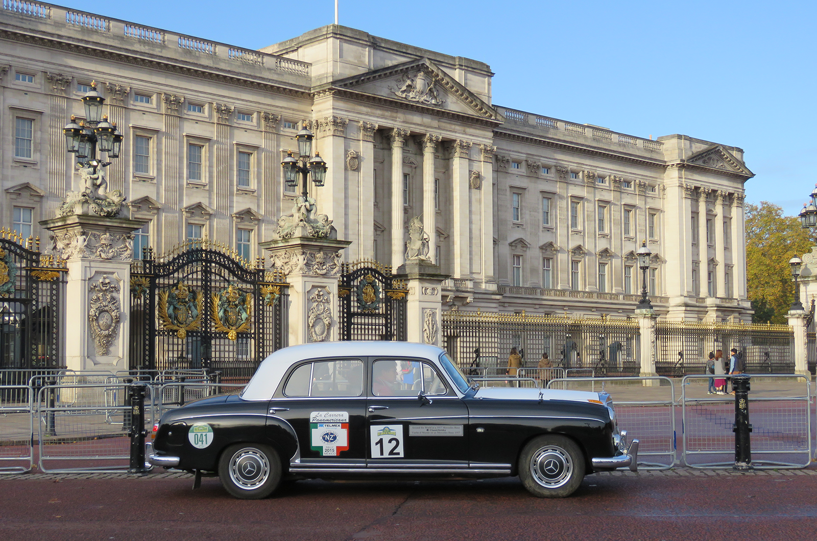 Classic & Sports Car - A global phenomenon - The Mercedes Ponton 220S 
