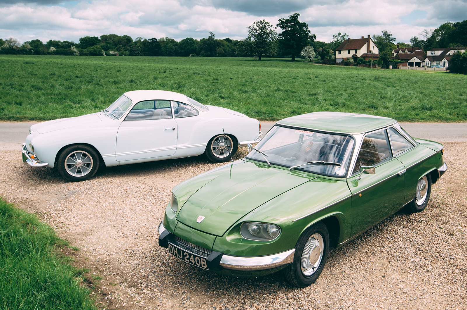 Classic & Sports Car – Horizontally opposed: Panhard 24CT vs Volkswagen Karmann Ghia