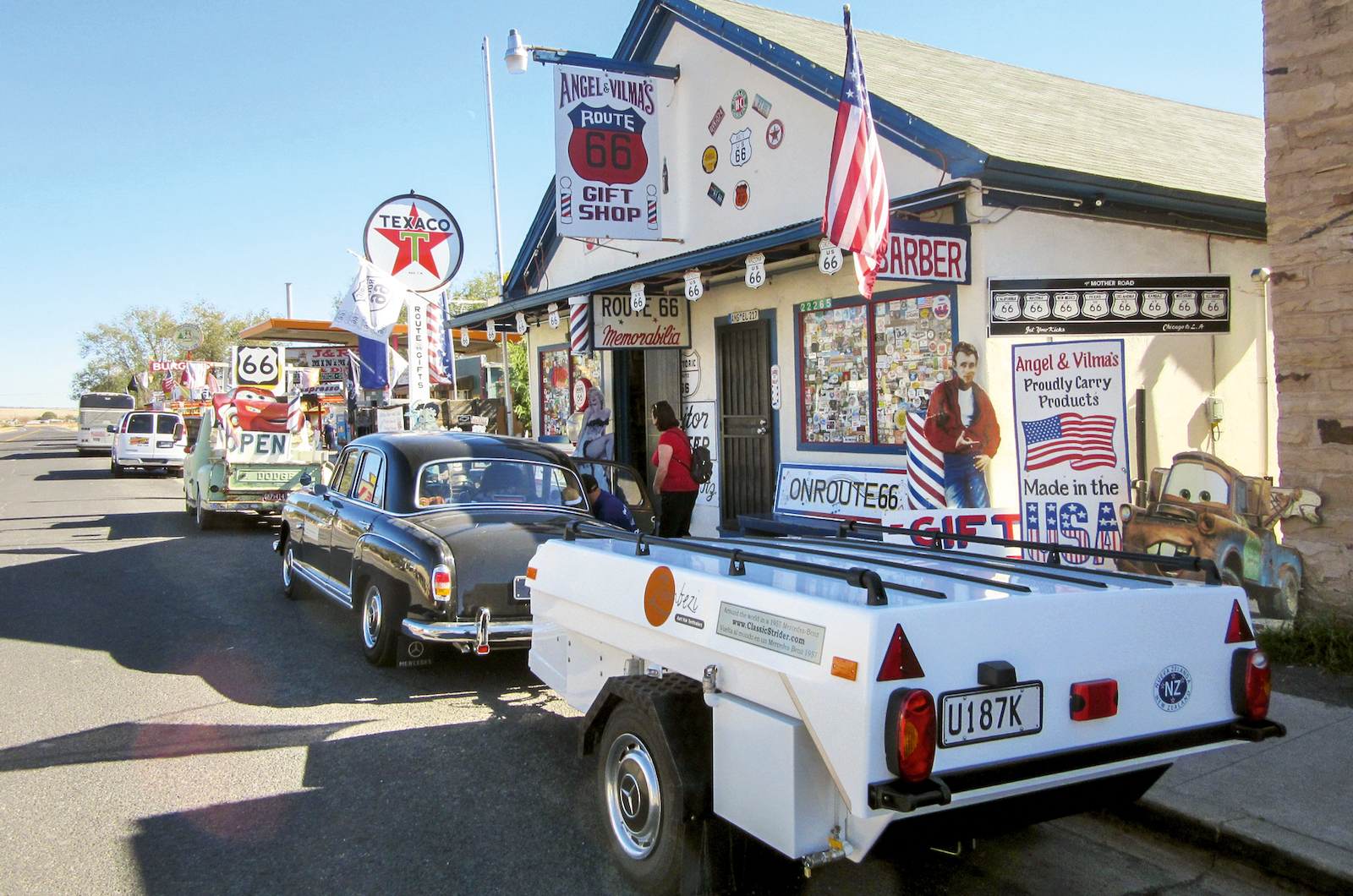 Classic & Sports Car - A global phenomenon - The Mercedes Ponton 220S 
