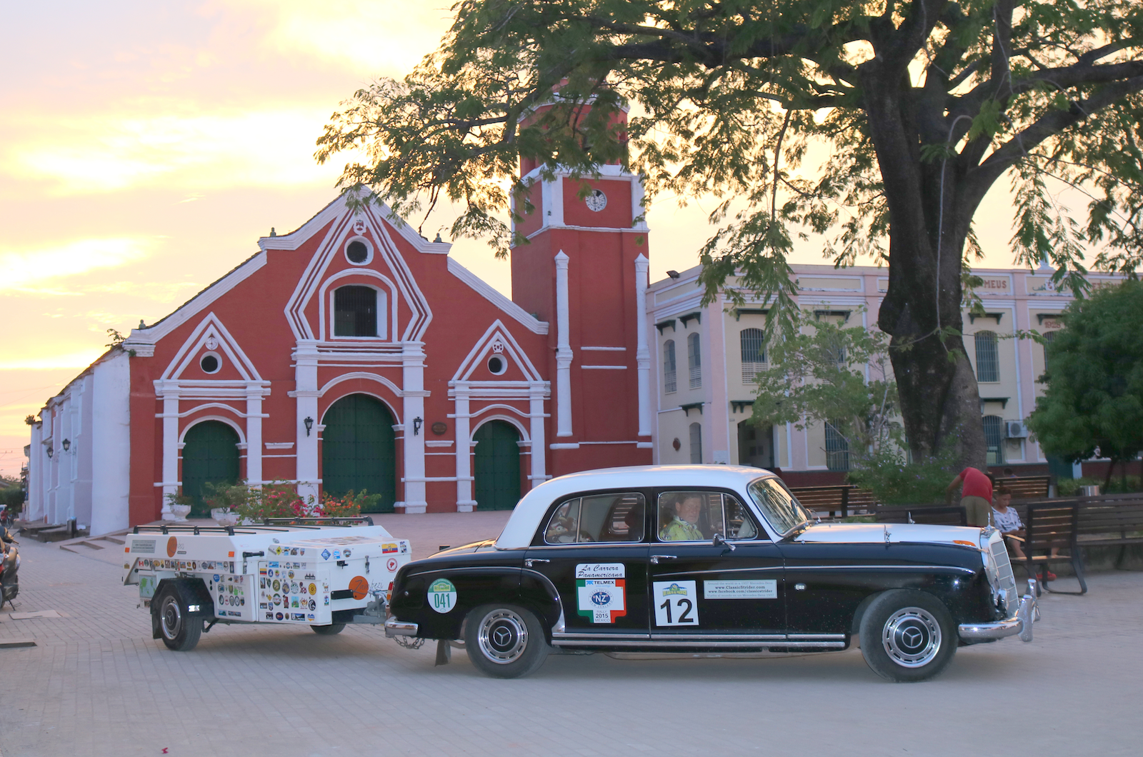 Classic & Sports Car - A global phenomenon - The Mercedes Ponton 220S 