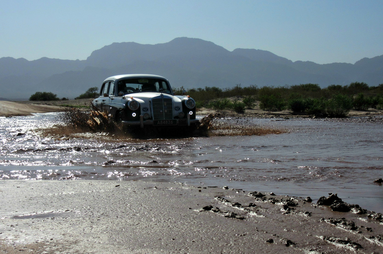 Classic & Sports Car - A global phenomenon - The Mercedes Ponton 220S 