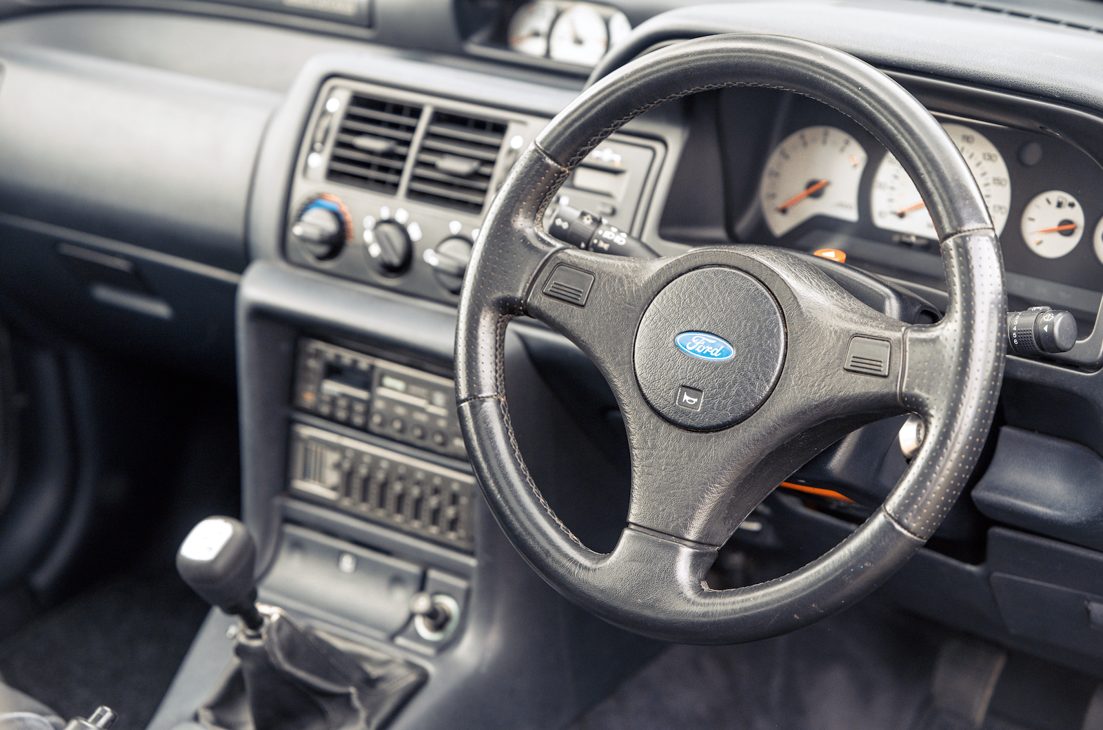 Classic & Sports Car - Black & Blue: Ford Escort RS Cosworth vs Subaru Impreza P1