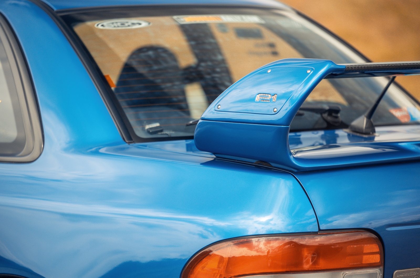 Classic & Sports Car - Black & Blue: Ford Escort RS Cosworth vs Subaru Impreza P1