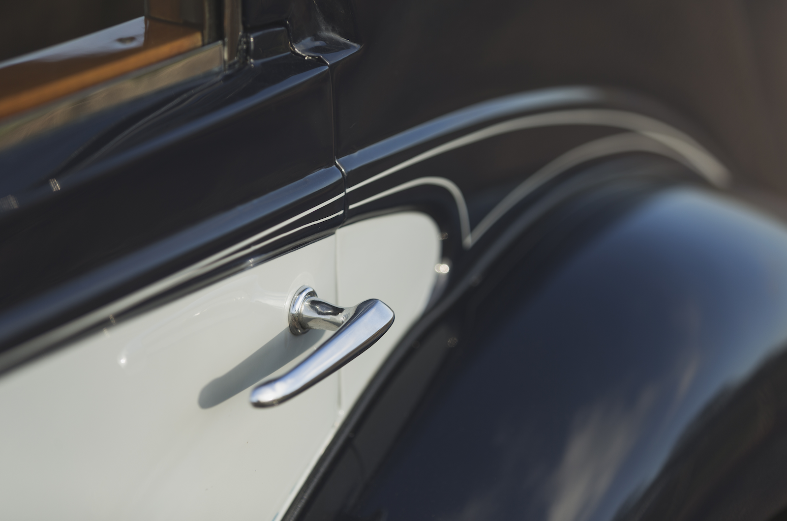 Classic & Sports Car - Driving Lagonda's peerless V12