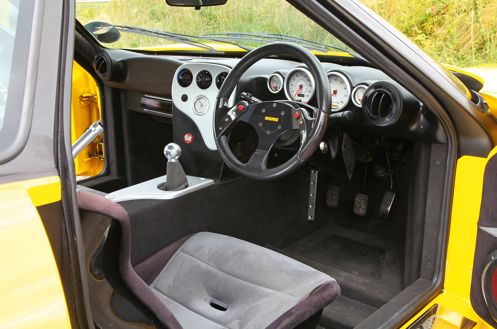 Classic & Sports Car - Flyweight driving icons - Lotus Exige vs Noble M12 