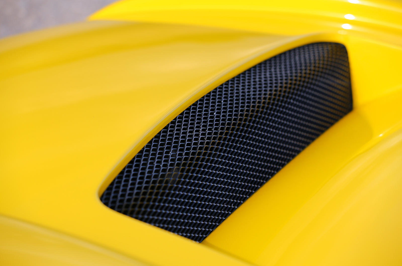 Classic & Sports Car - Flyweight driving icons - Lotus Exige vs Noble M12 