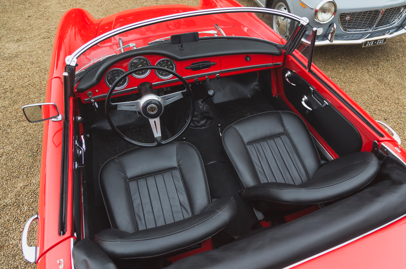 Pretty little things: Alfa Romeo Giulia Spider Veloce vs Fiat-Osca 1500S Cabriolet