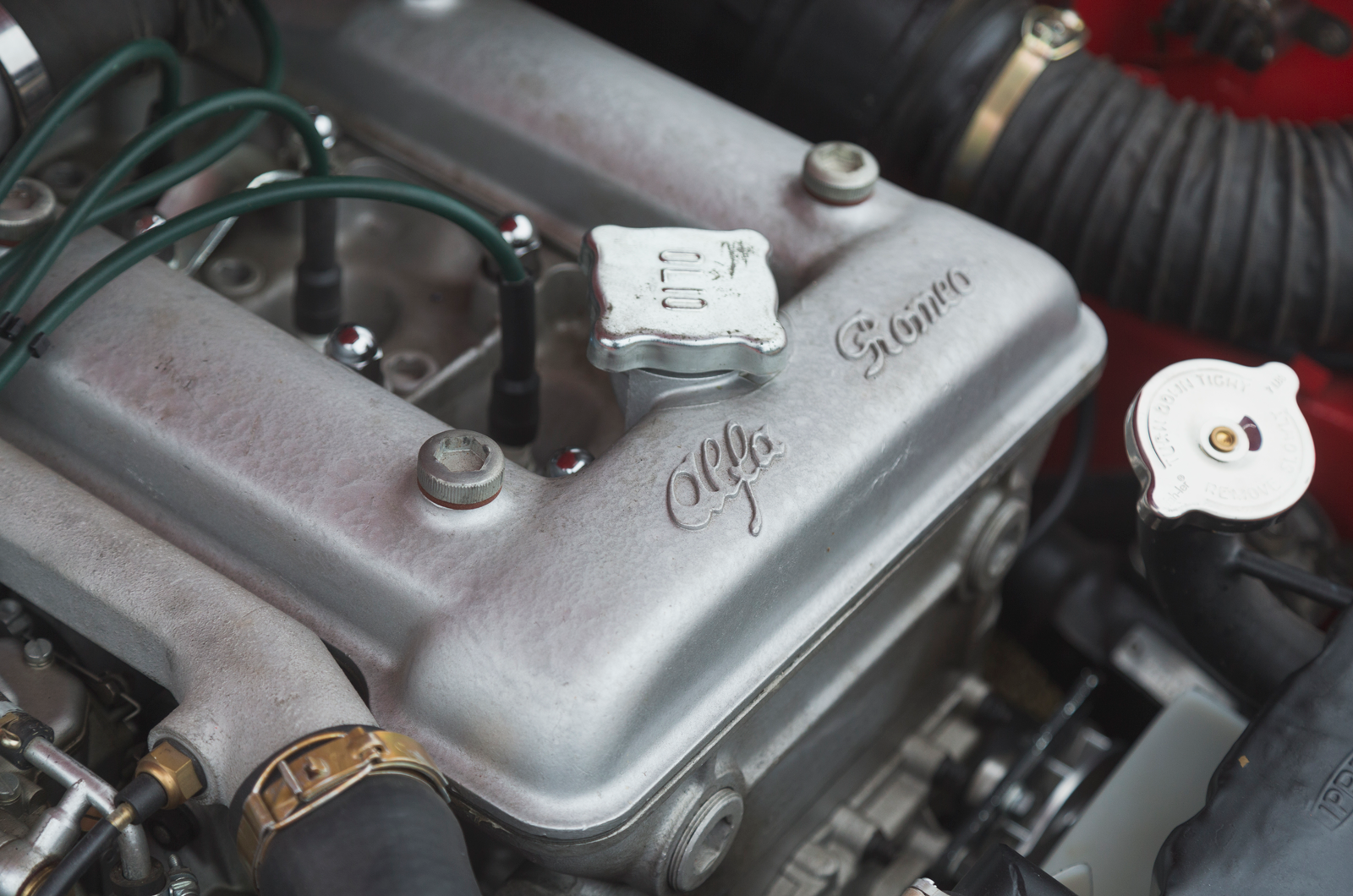 Pretty little things: Alfa Romeo Giulia Spider Veloce vs Fiat-Osca 1500S Cabriolet