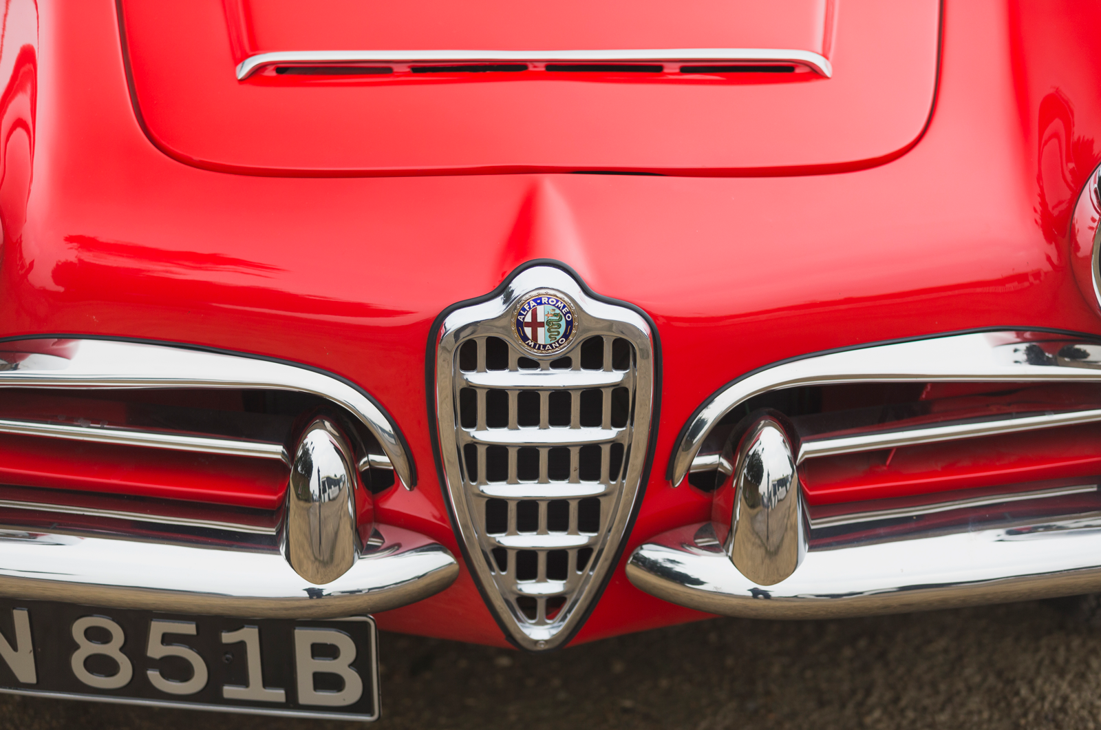 Pretty little things: Alfa Romeo Giulia Spider Veloce vs Fiat-Osca 1500S Cabriolet