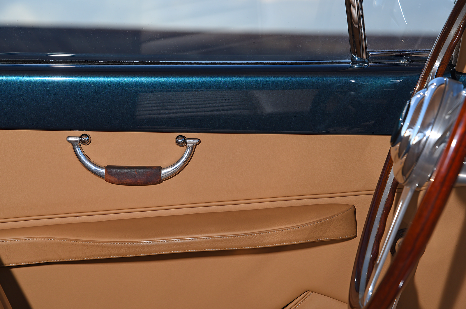 Classic & Sports Car – Aston Martin DB2/4 Vignale: fitted out for a king