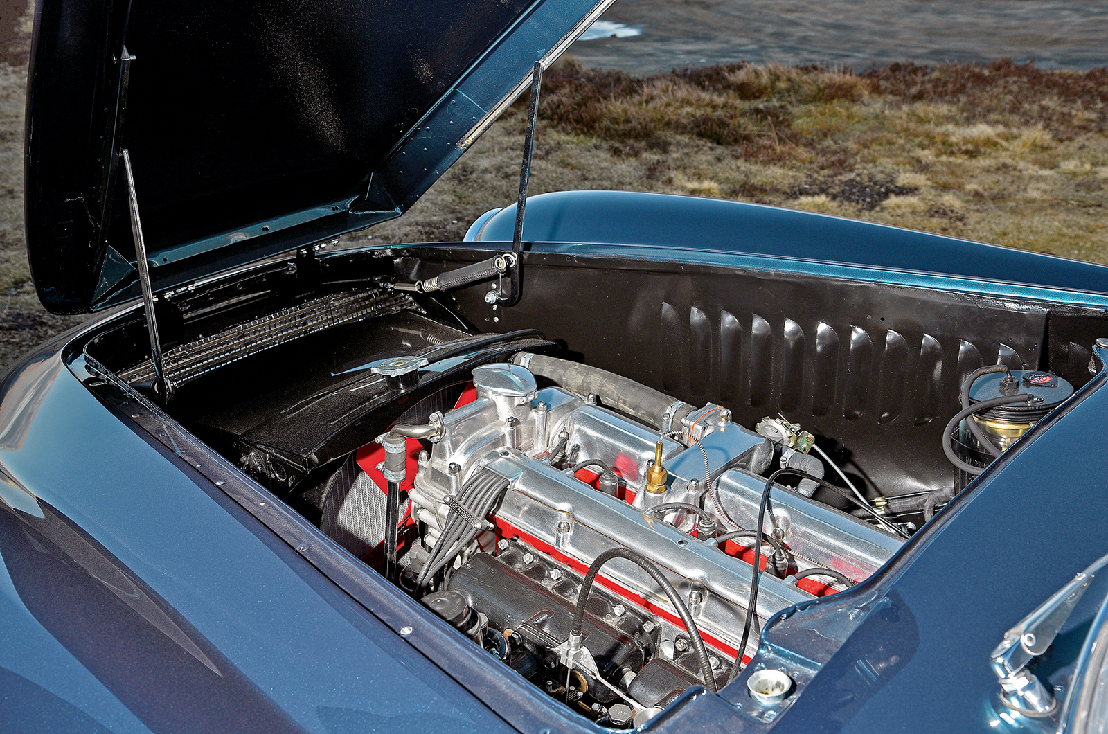 Classic & Sports Car – Aston Martin DB2/4 Vignale: fitted out for a king