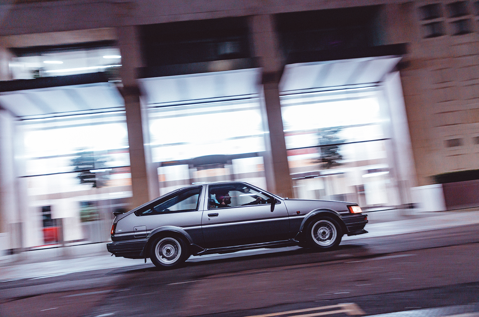 Classic & Sports Car – Thunder & lightning: Toyota Corolla AE86
