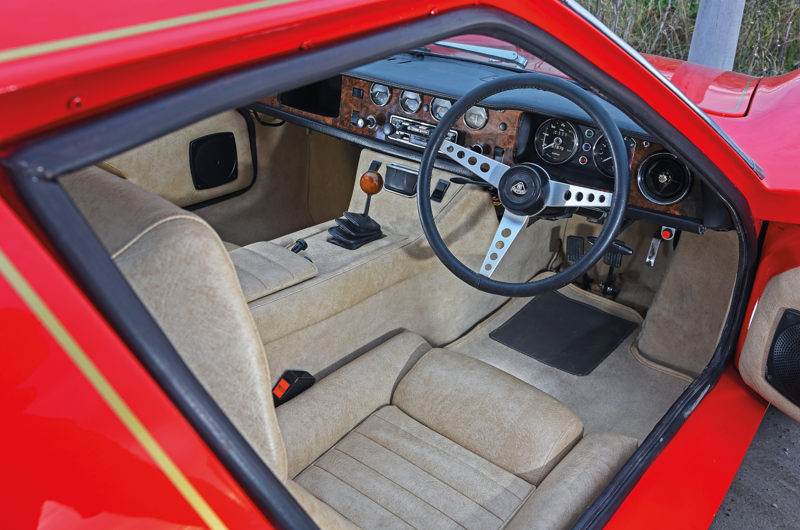 Classic & Sports Car - Europa League Final - Alpine A310 vs Lotus Europa