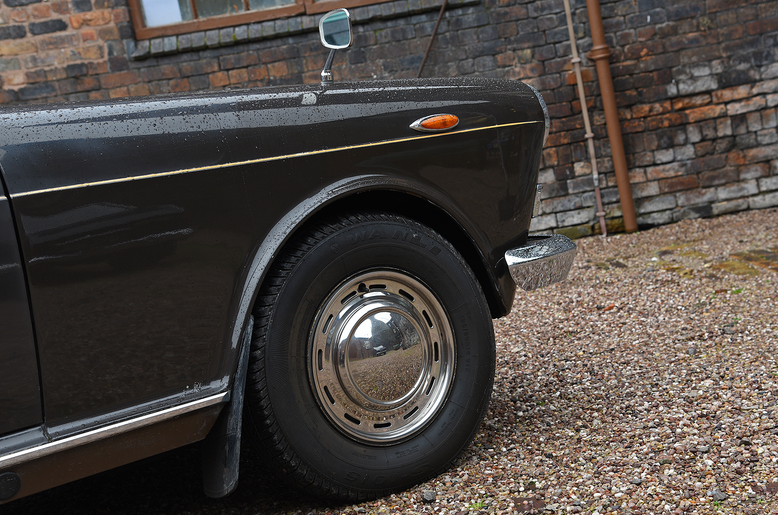 Classic & Sports Car - Austin 3 Litre vs Wolseley Six: affordable luxury