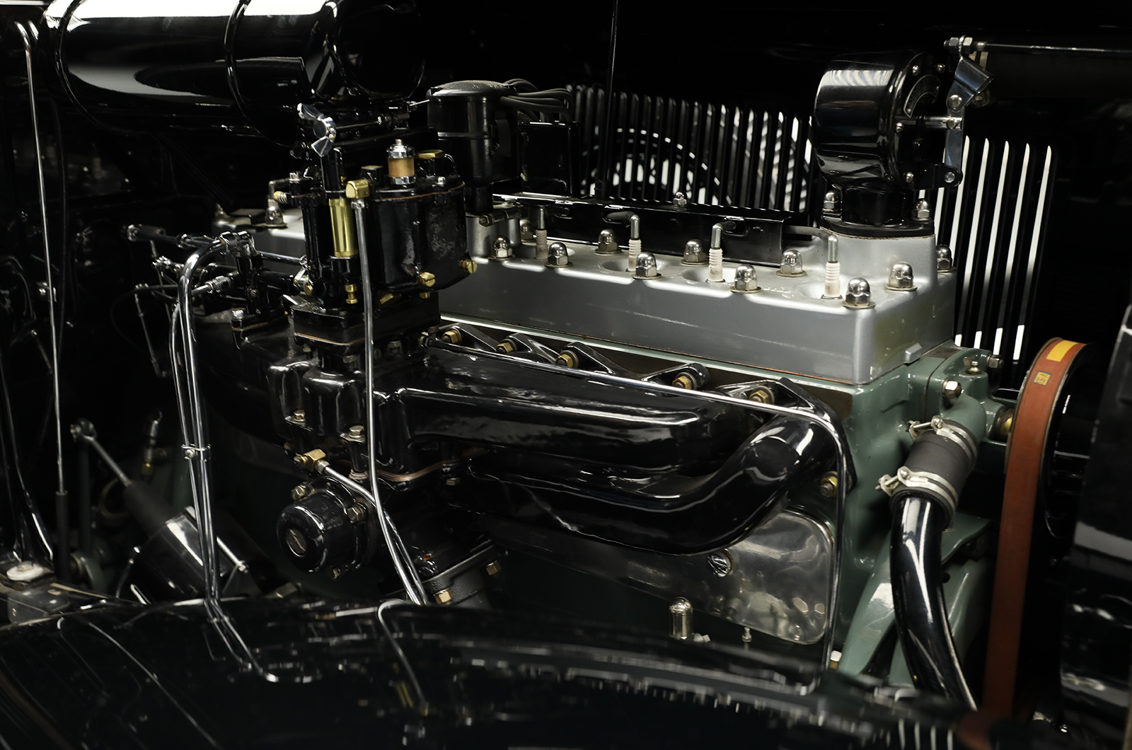 Classic & Sports Car - Chrysler Imperial: the great impression