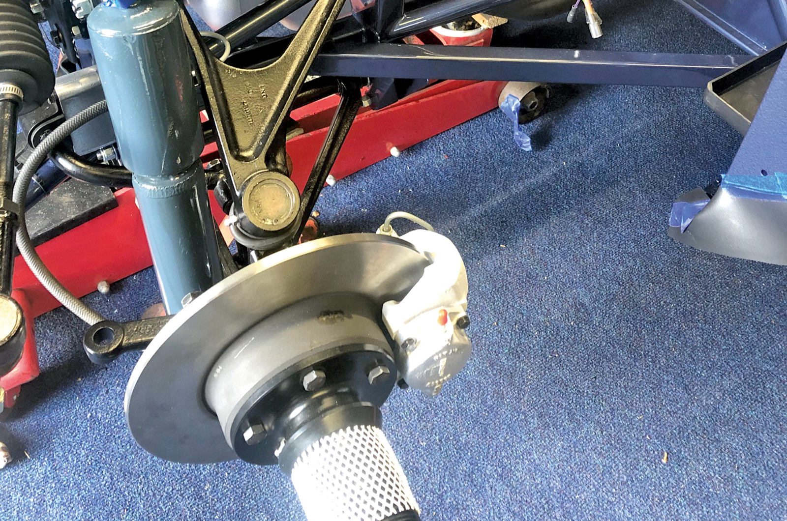 Classic & Sports Car - Jaguar E-type: a quest for perfection