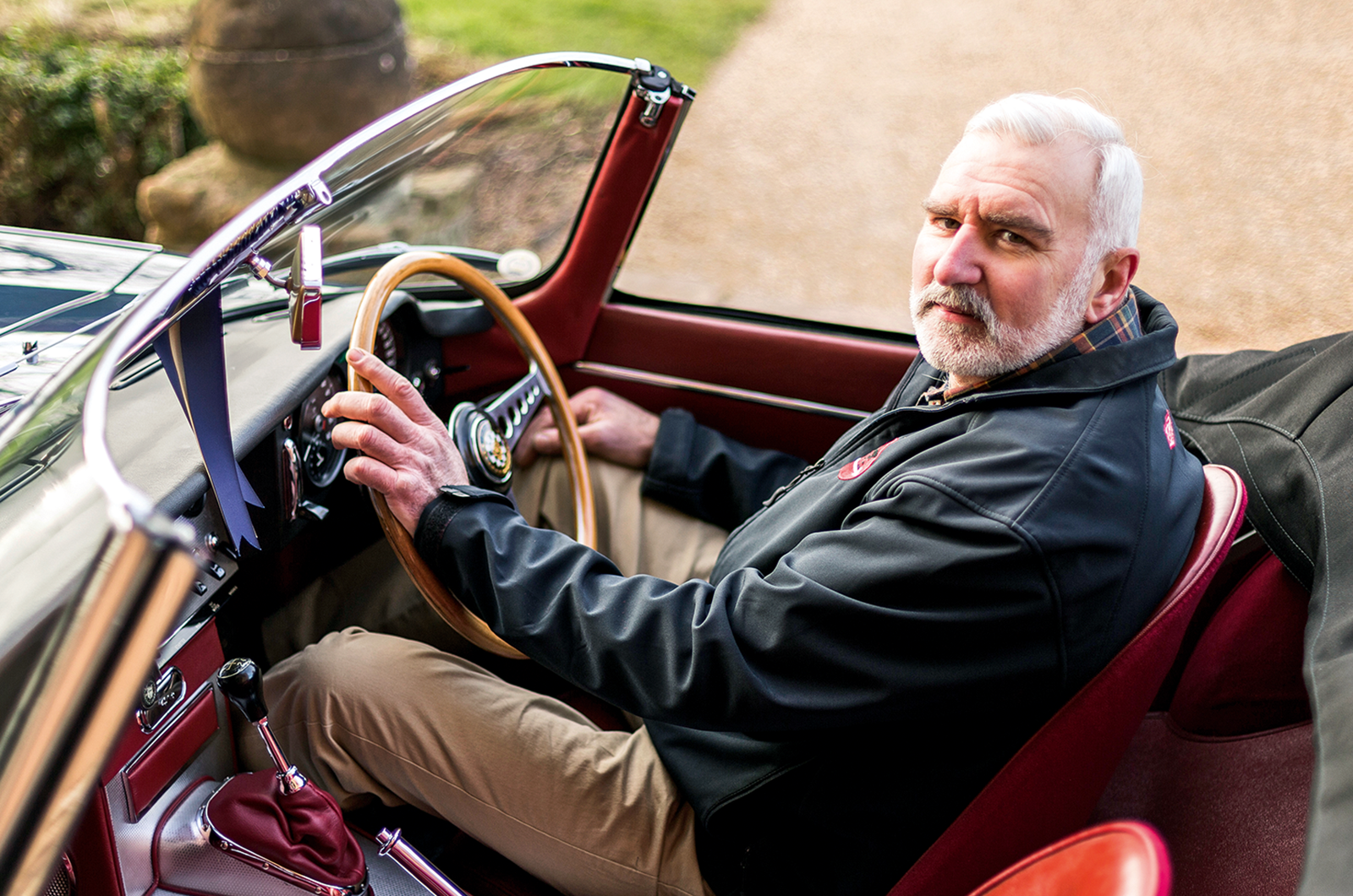 Classic & Sports Car - Jaguar E-type: a quest for perfection