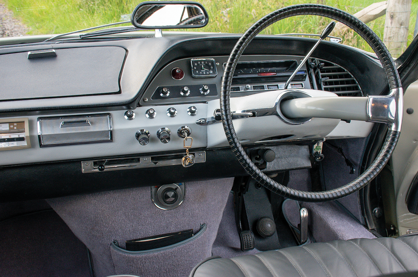 Classic & Sports Car - Your classic: Citroën DS21 Pallas